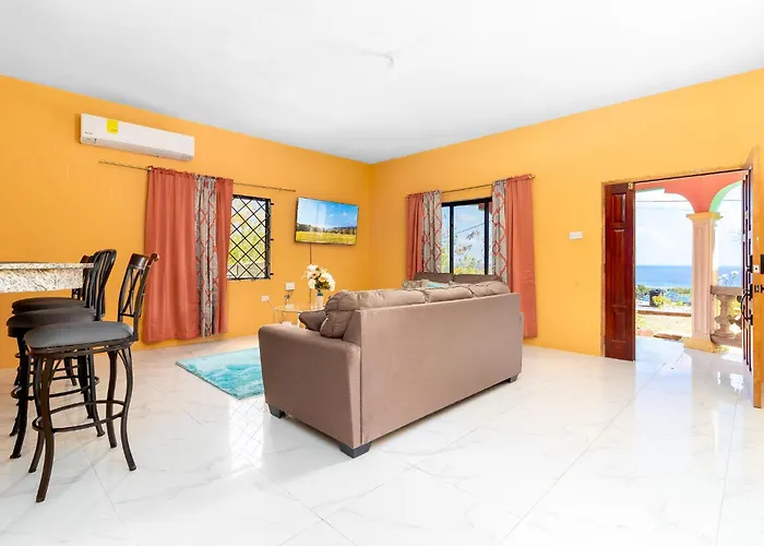 The Vista Luxury Holiday home Runaway Bay